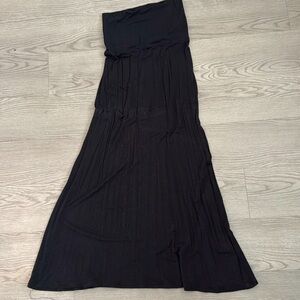 Small. Arla fashion. Black skirt. 95% Rayon. 5% spandex.